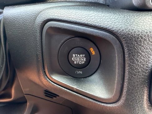 Used 2026 Jeep Gladiator Sport AWD/4WD image 26