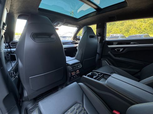 Used 2021 Lamborghini Urus image 44