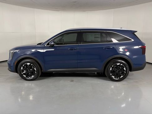 New 2026 Kia Sorento S FWD image 5