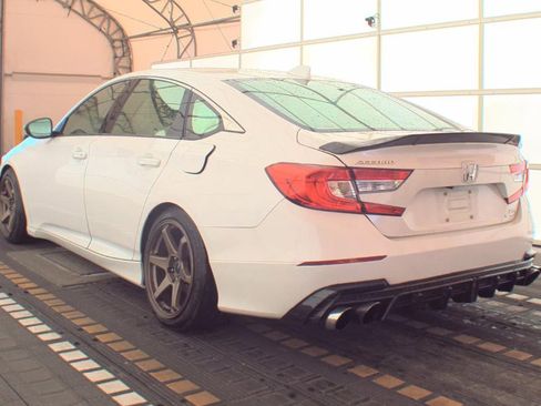 Used 2019 Honda Accord Sport image 10
