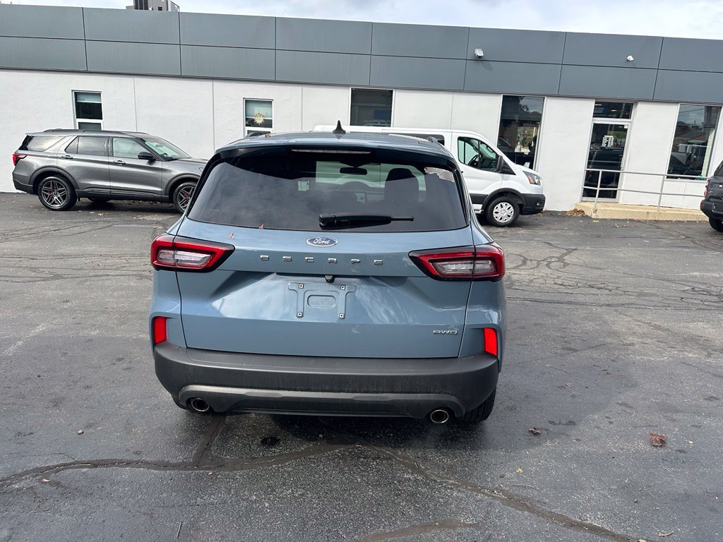 Used 2025 Ford Escape ST-Line Select AWD/4WD image 6