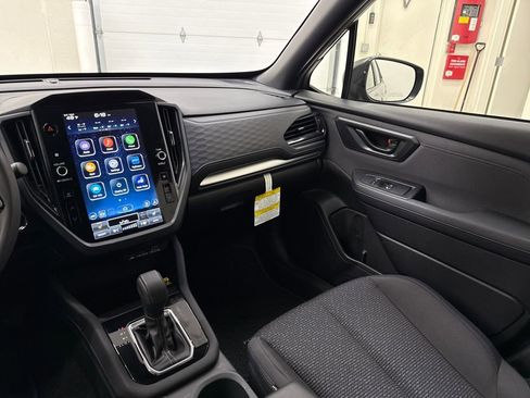 Used 2025 Subaru Forester Premium image 15
