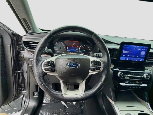 Used 2022 Ford Explorer Limited w/ Equipment Group 301A RWD image 11