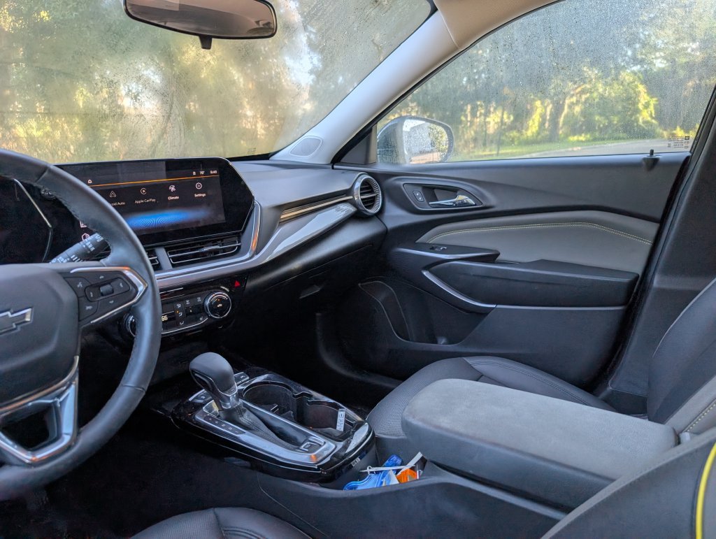 Used 2025 Chevrolet Trax ACTIV w/ Sunroof Package FWD image 15