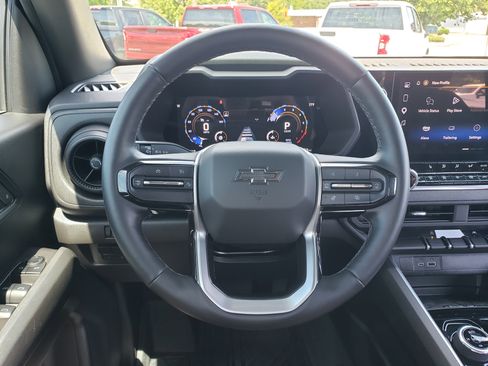 Used 2025 Chevrolet Colorado Trail Boss AWD/4WD image 14