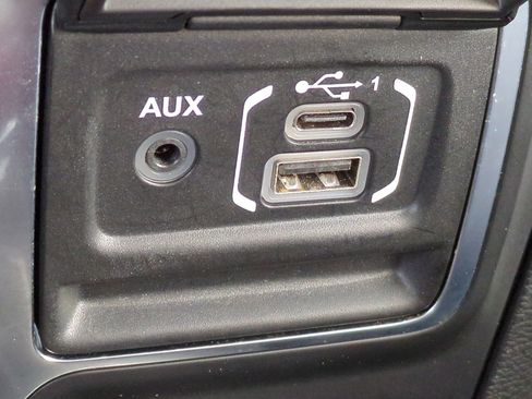 Used 2022 Jeep Wrangler Unlimited Sport image 21