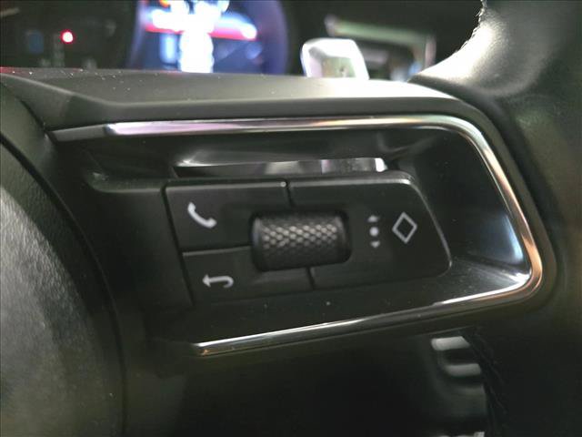 Used 2025 Porsche Macan AWD/4WD image 18