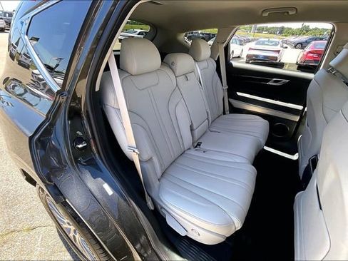 Certified 2025 Genesis GV80 2.5T Standard AWD/4WD image 27