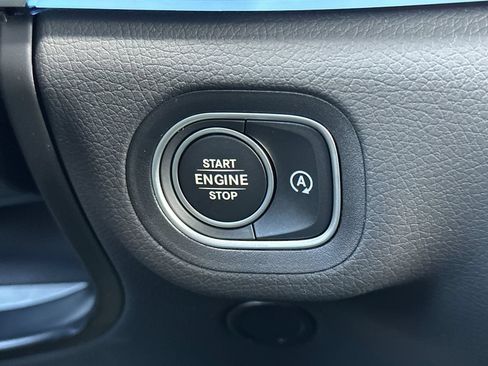 Used 2025 Mercedes-Benz GLS 450 4MATIC image 26