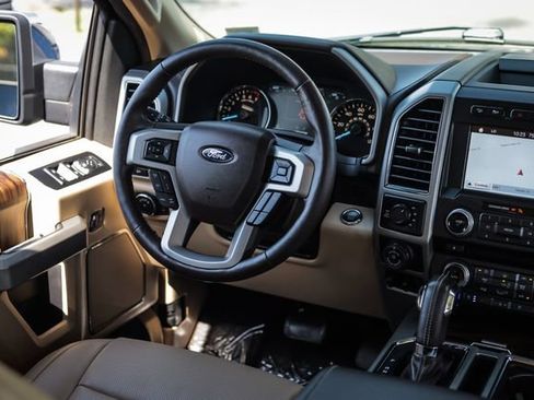 Used 2018 Ford F150 Lariat w/ Equipment Group 502A Luxury AWD/4WD image 32