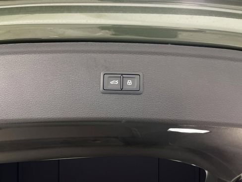 Used 2024 Audi Q5 e Premium Plus image 16