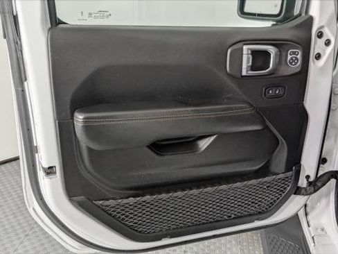 Used 2023 Jeep Gladiator Overland image 13