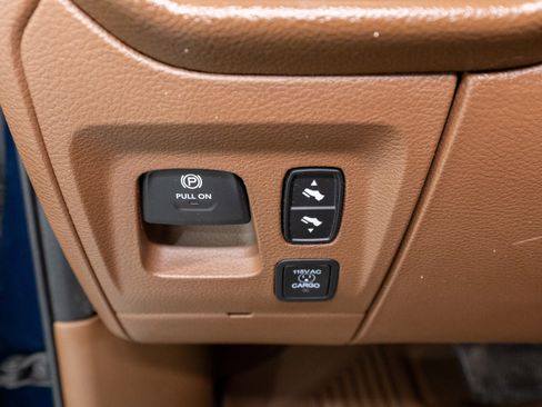 Used 2020 RAM 1500 Laramie image 33