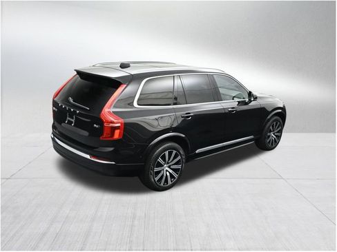 Used 2024 Volvo XC90 B6 Plus AWD/4WD image 21