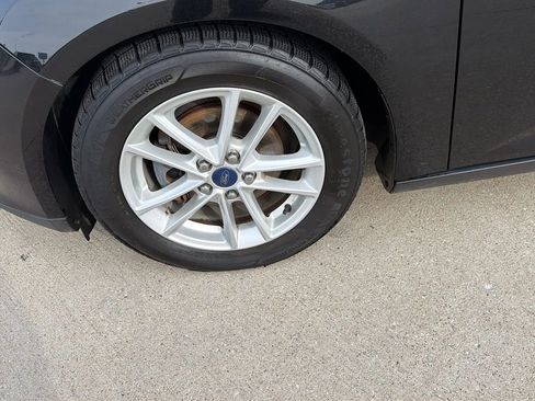 Used 2015 Ford Focus SE FWD image 31