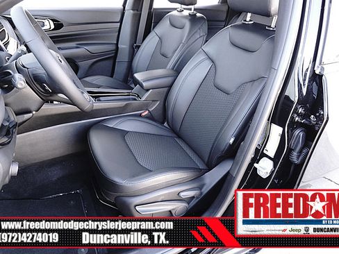 New 2026 Jeep Compass Latitude image 13