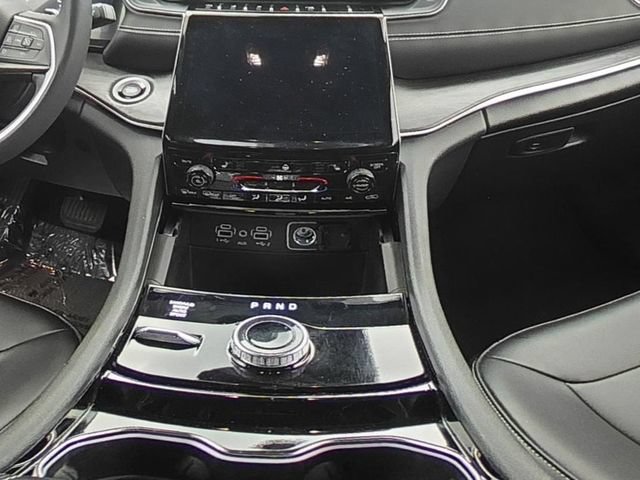 Used 2023 Jeep Grand Cherokee Limited w/ Black Appearance Package AWD/4WD image 30