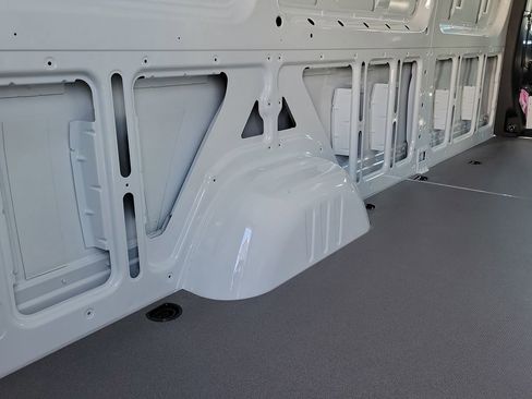 New 2025 Mercedes-Benz Sprinter 2500 image 10