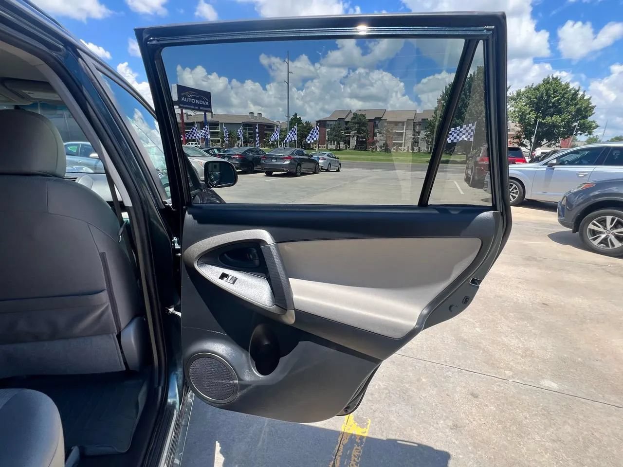 Used 2009 Toyota RAV4 2WD image 28