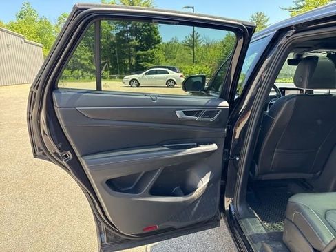 Used 2024 Volkswagen Atlas Cross Sport SEL Premium R-Line AWD/4WD image 14