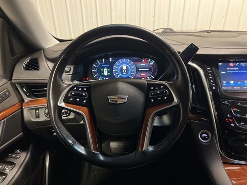 Used 2018 Cadillac Escalade ESV Premium Luxury image 14