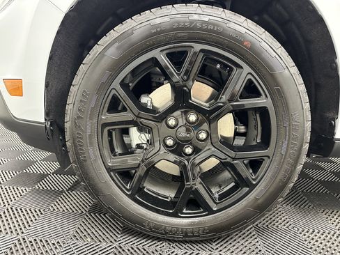 New 2025 Ford Maverick XLT w/ XLT Luxury Package image 9