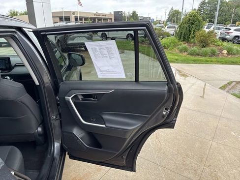 Used 2020 Toyota RAV4 LE w/ All Weather Liner Package AWD/4WD image 28