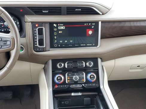 Used 2023 GMC Yukon Denali w/ Advanced Technology Package image 28