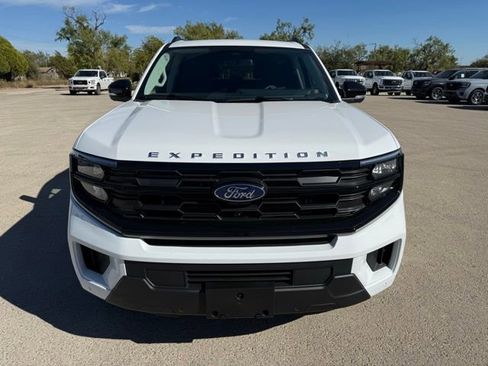 New 2025 Ford Expedition Max Active image 2