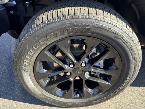 Used 2022 Jeep Wrangler Unlimited Sahara image 14