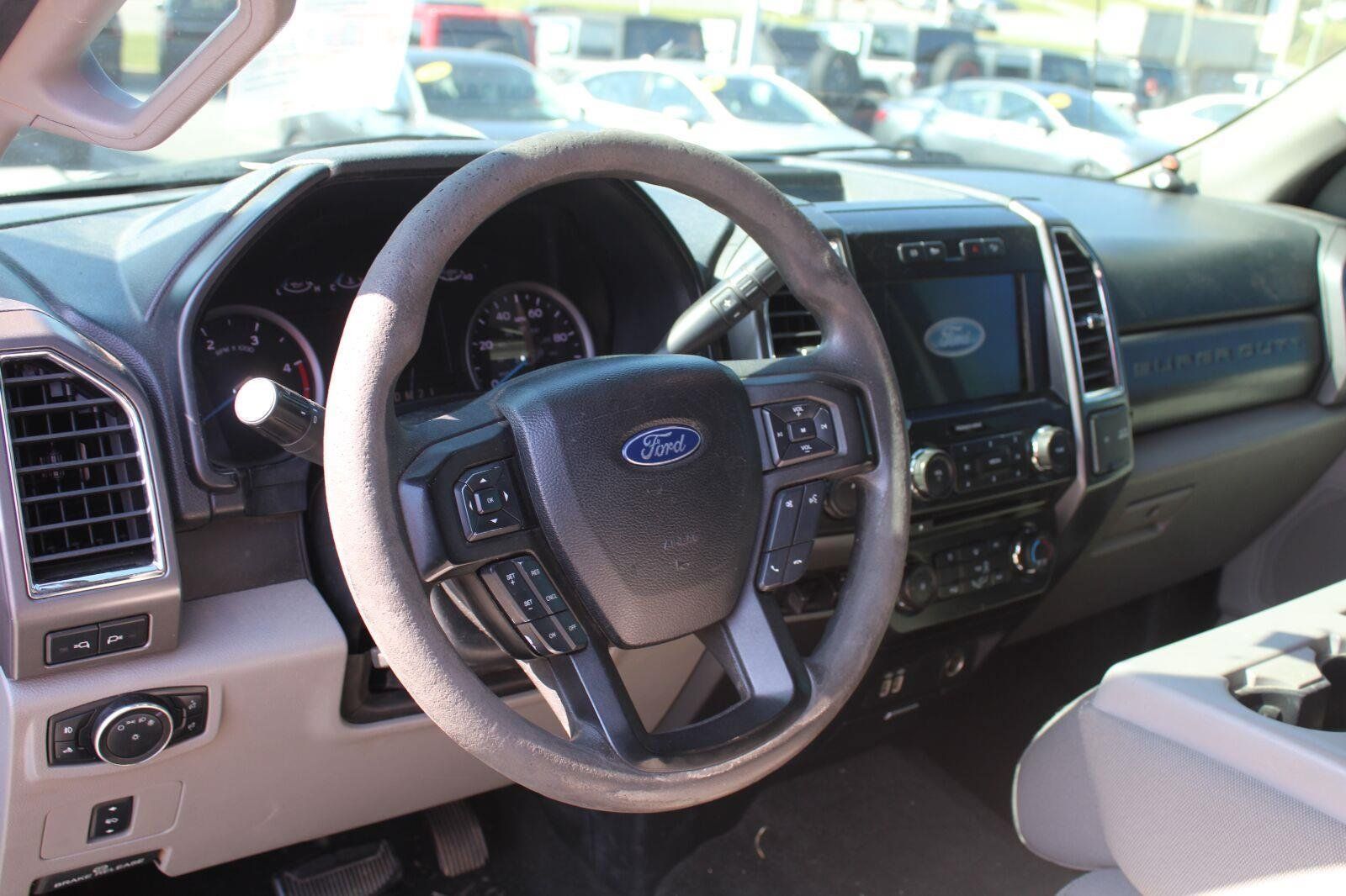 Used 2017 Ford F250 XLT w/ XLT Value Package AWD/4WD image 9