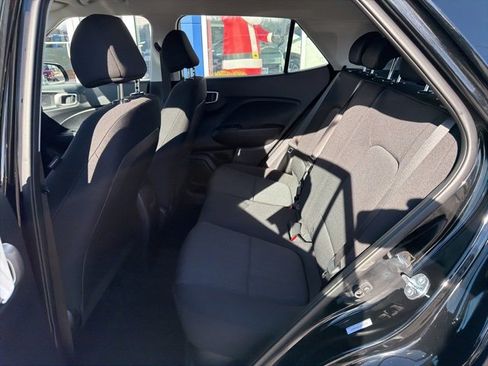 Certified 2025 Hyundai Venue SE image 31