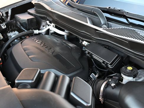 Used 2017 Honda Pilot Touring image 37