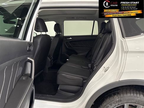 Used 2022 Volkswagen Tiguan SE image 60