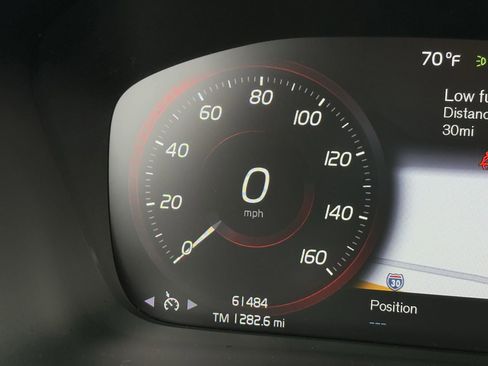 Used 2020 Volvo XC40 T5 Momentum w/ Protection Package Premier image 15