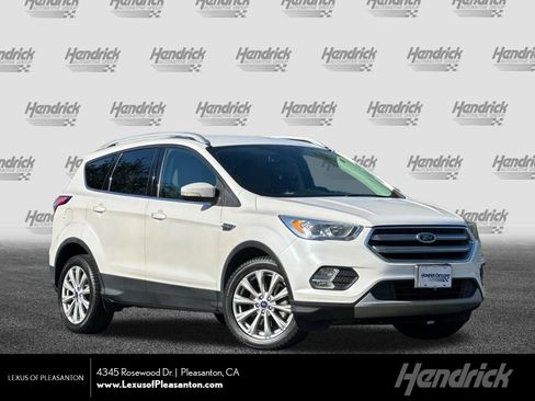 Used 2017 Ford Escape Titanium image 1