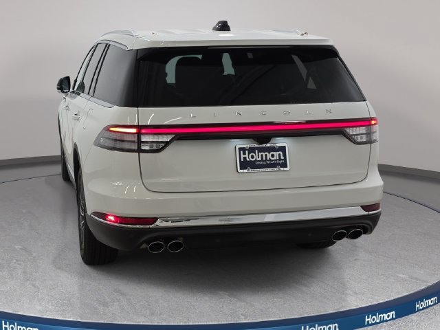 New 2027 Lincoln Aviator AWD image 6