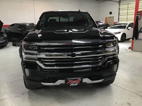 Used 2017 Chevrolet Silverado 1500 High Country AWD/4WD image 2