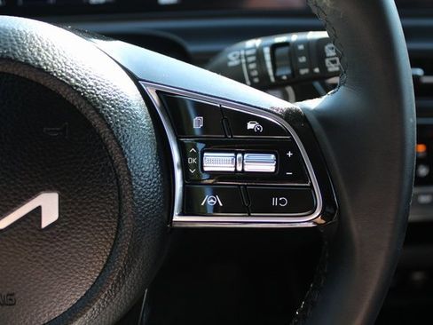 Certified 2024 Kia Seltos X-Line image 11