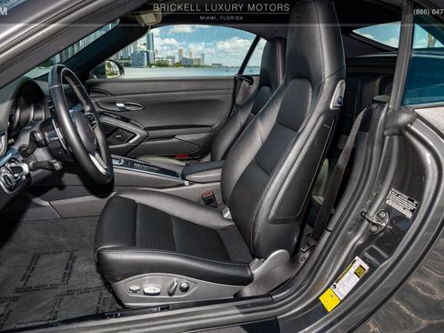 Used 2018 Porsche 911 Carrera image 8