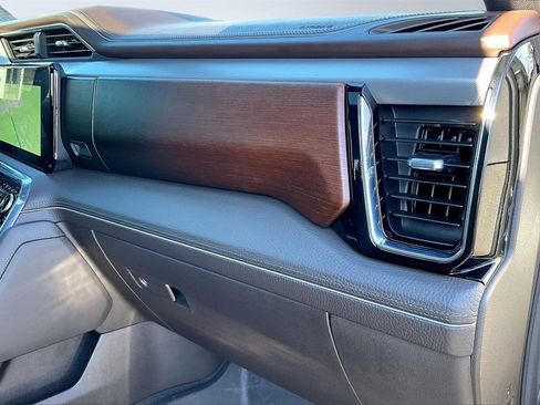 Used 2025 GMC Sierra 2500 Denali w/ Denali Reserve Package image 17