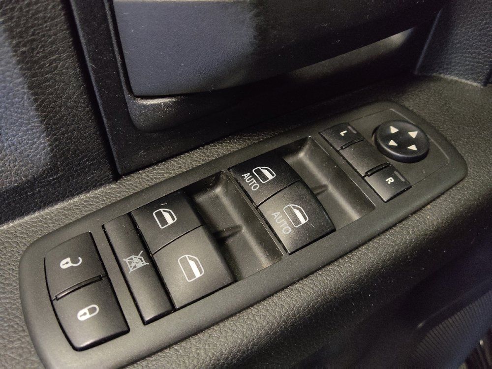 Used 2018 RAM 1500 Express RWD image 27