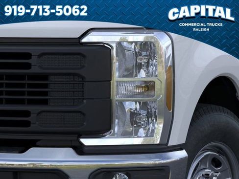 New 2026 Ford F250 XL w/ XL Chrome Package image 18