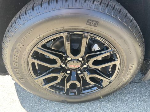 New 2026 GMC Sierra 1500 Elevation w/ Elevation Premium Package AWD/4WD image 18