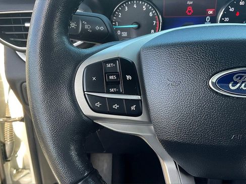 Certified 2022 Ford Explorer XLT w/ Equipment Group 202A image 17