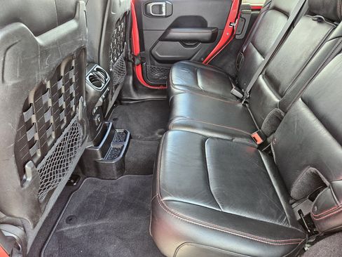 Used 2018 Jeep Wrangler Unlimited Rubicon AWD/4WD image 29