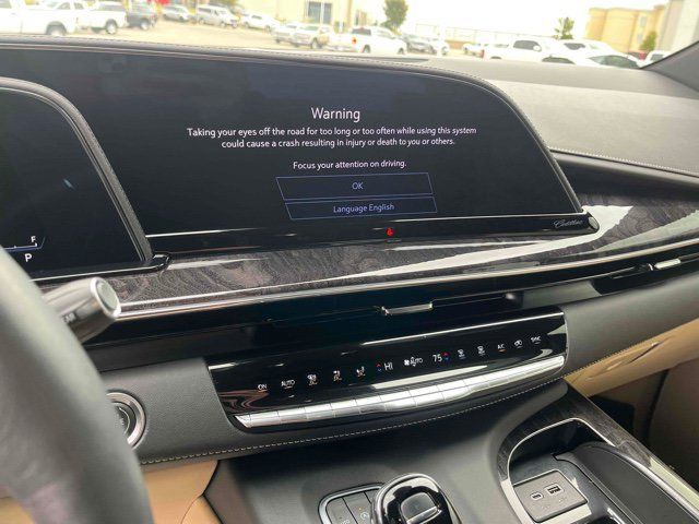 Used 2023 Cadillac Escalade Premium Luxury RWD image 28