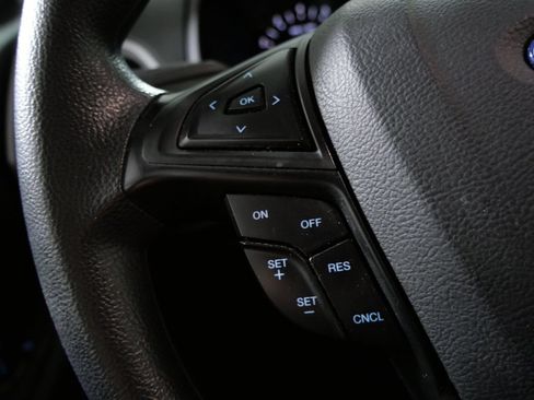 Used 2020 Ford Edge SE FWD image 20