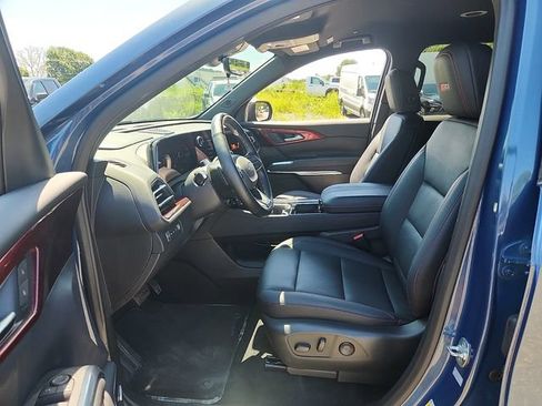 Used 2024 Chevrolet Traverse Z71 w/ Enhanced Driving Package AWD/4WD image 17