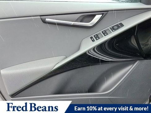 New 2025 Kia Niro EX image 8